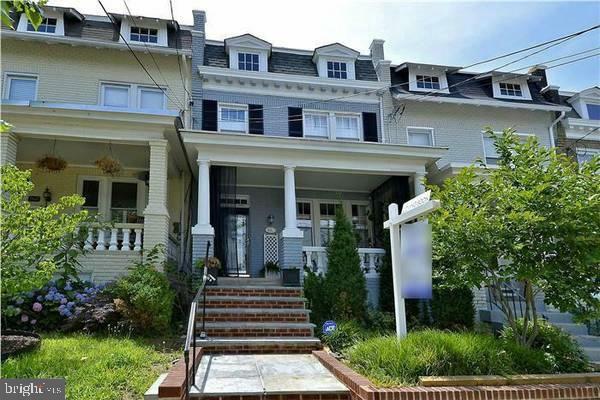 Property Photo: 904 NW Emerson Street NW DC 20011