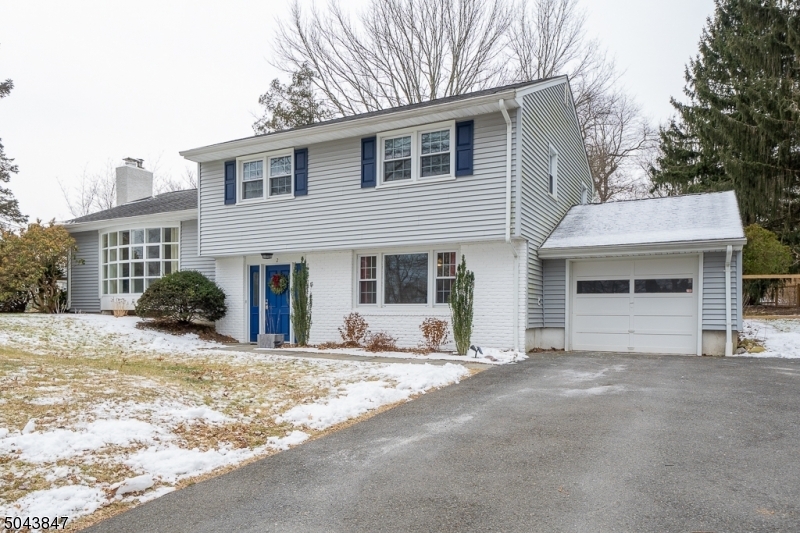 Property Photo:  2 Briarcliff Rd  NJ 07950 