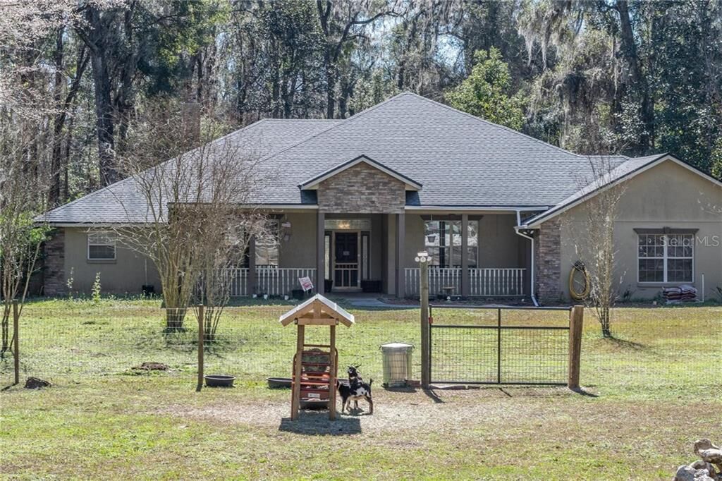 Property Photo: 4880 SE 117th Place FL 34420