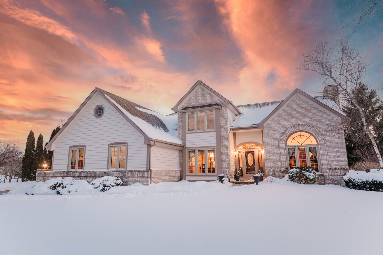 Property Photo: 13045 W Hawthorne Ln WI 53151