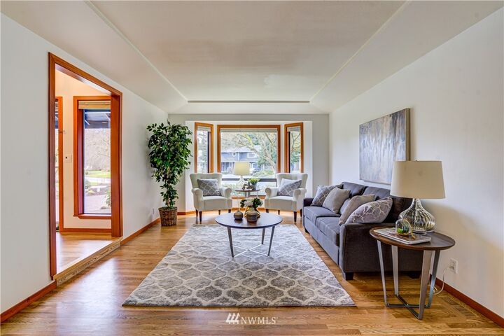 Property Photo: 22618 NE 15th Place WA 98074