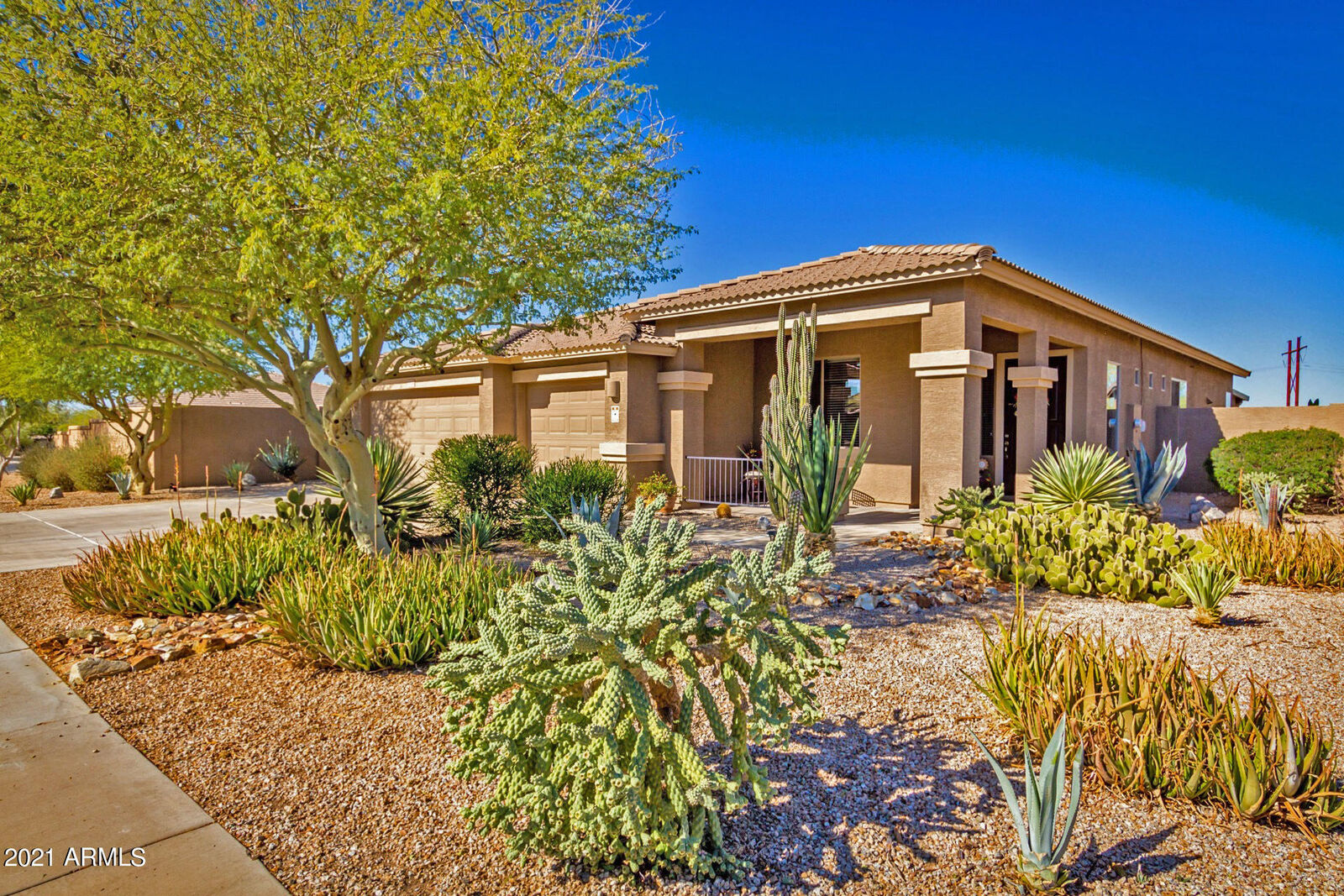 Property Photo: 17722 W Desert View Lane AZ 85338