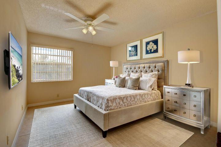 Property Photo: 371 Capri H 371 FL 33484