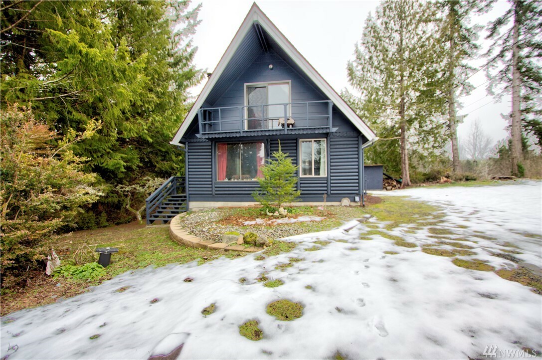 Property Photo:  810 E Creekside Dr  WA 98528 