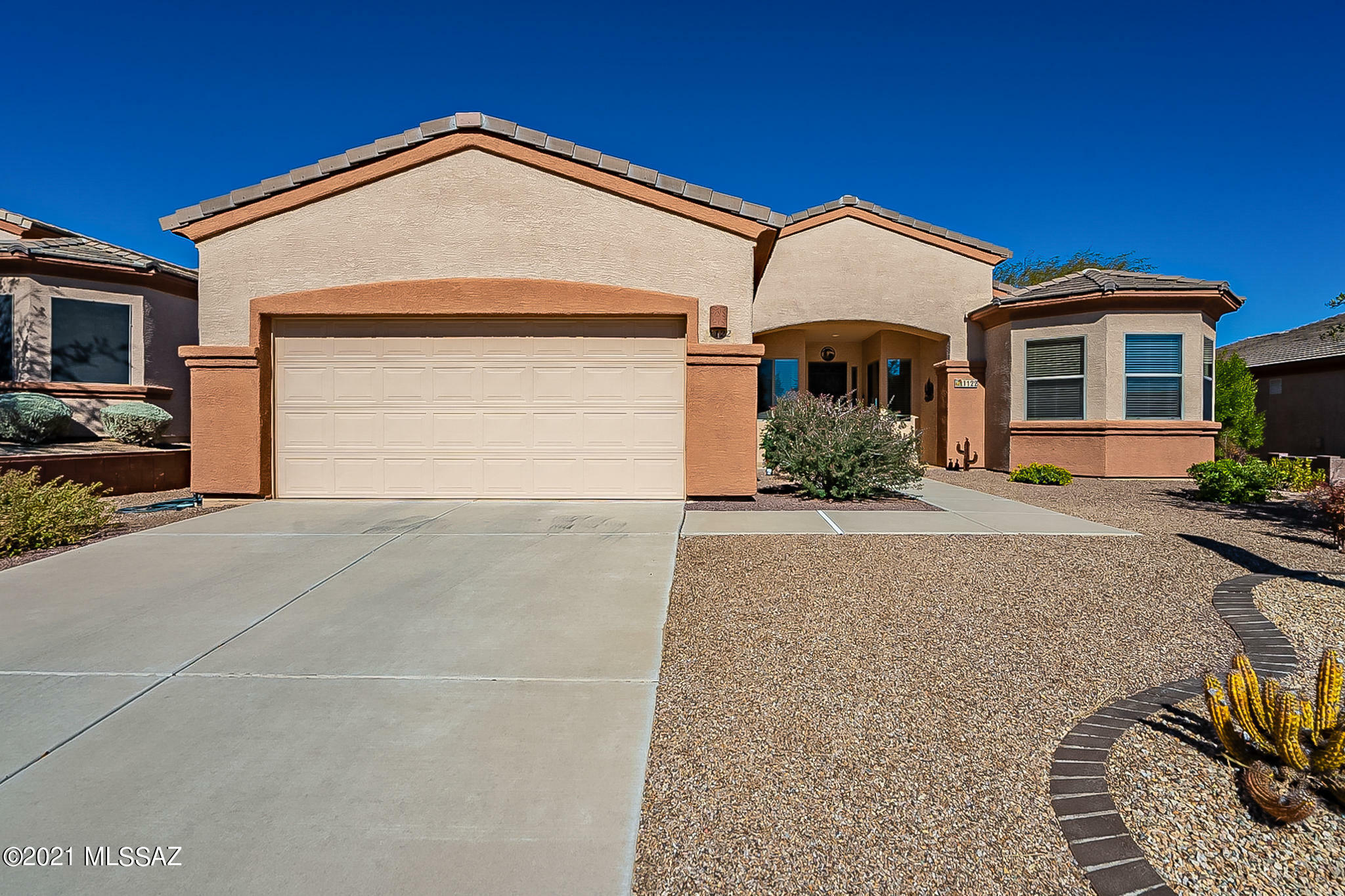 Property Photo:  1122 W Mountain Stone Drive  AZ 85614 