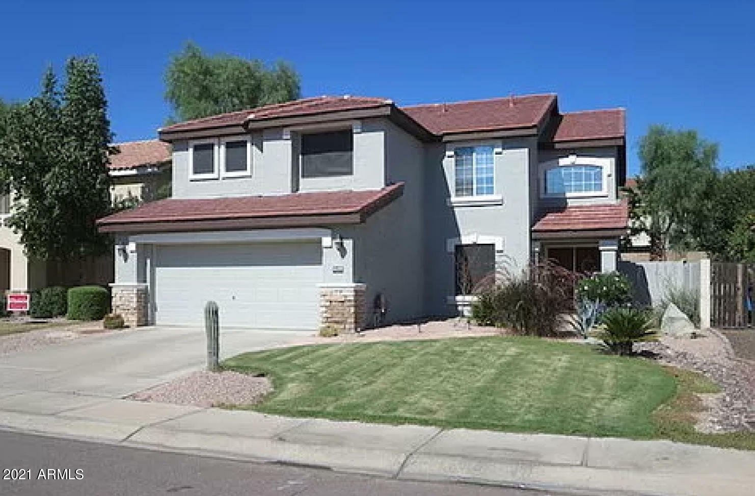 Property Photo:  2902 E Windsong Drive  AZ 85048 