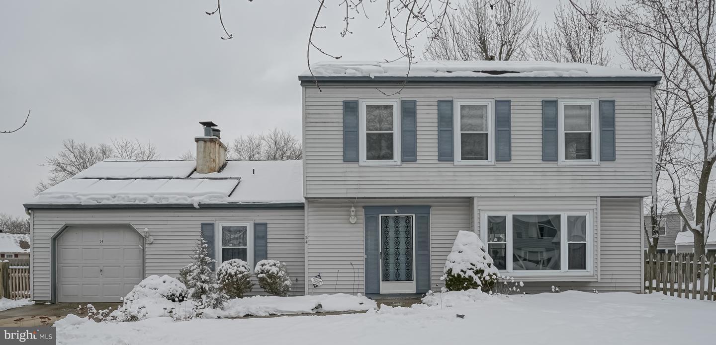 Property Photo:  24 Oakwood Place  NJ 08085 