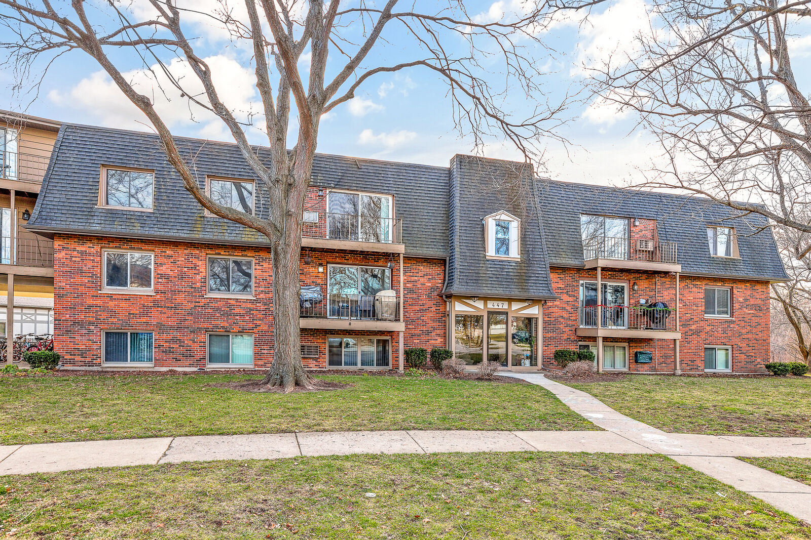Property Photo: 447 Cavalier Court 3-6 IL 60118