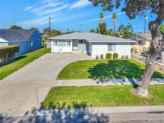 Property Photo:  743 W Roberta Avenue  CA 92832 