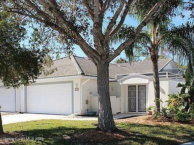 Property Photo:  1737 Aynsley Way  FL 32966 