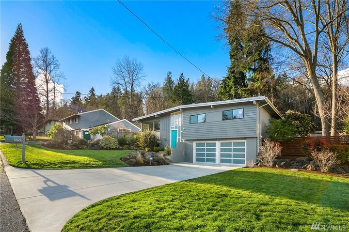 Property Photo: 7624 SE 37th Place WA 98040