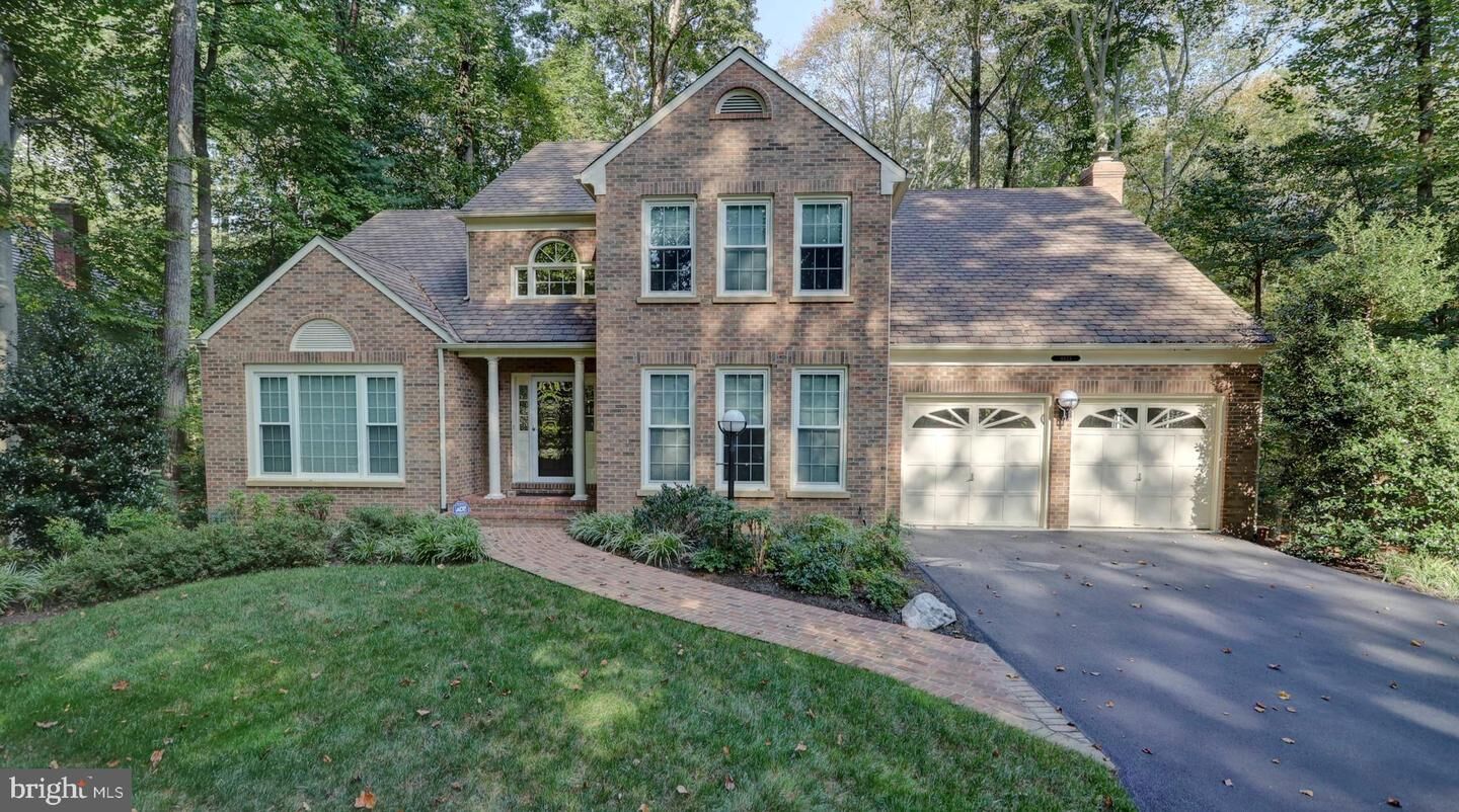 Property Photo:  6823 Brimstone Lane  VA 22039 