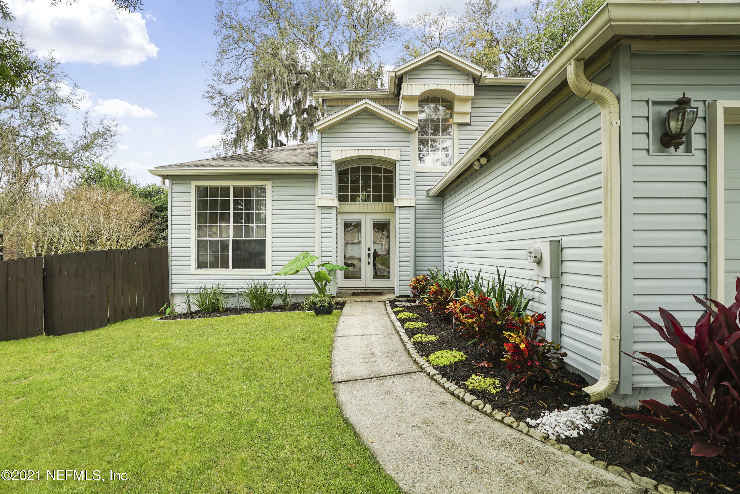 Property Photo:  4048 Arbor Lake Drive W  FL 32225 