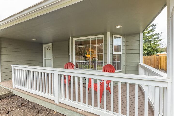 Property Photo:  713 N Reed Street  WA 98284 