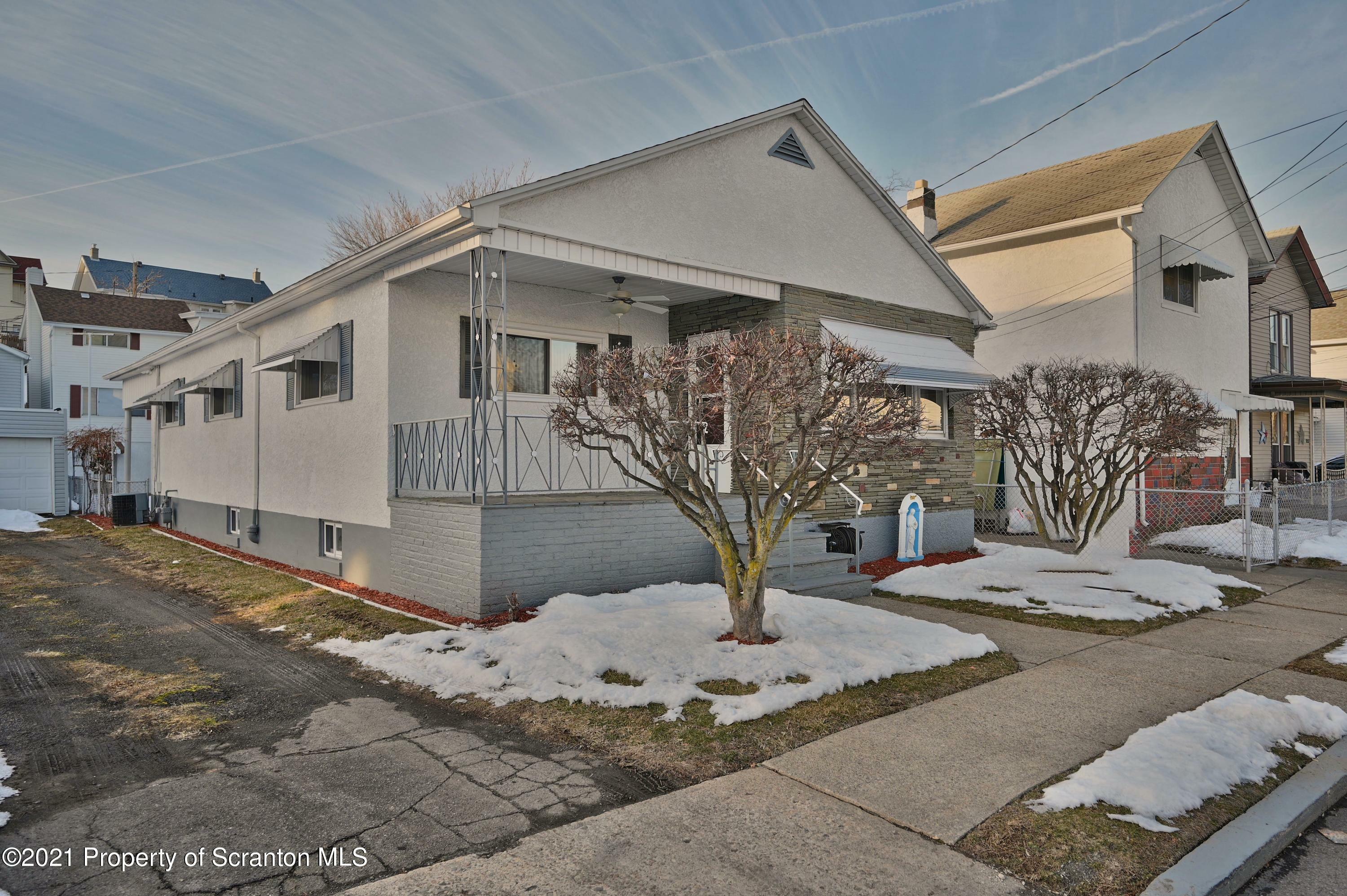 Property Photo:  1215 Diamond Avenue  PA 18508 