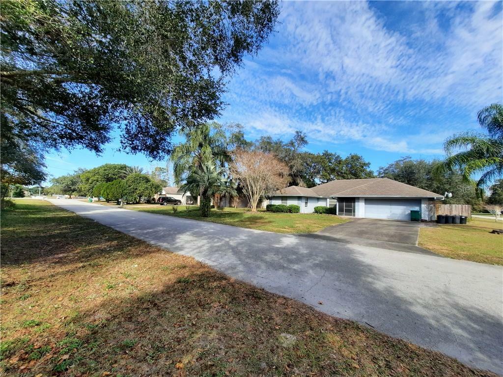 Property Photo:  2801 Summerfield Street  FL 32738 