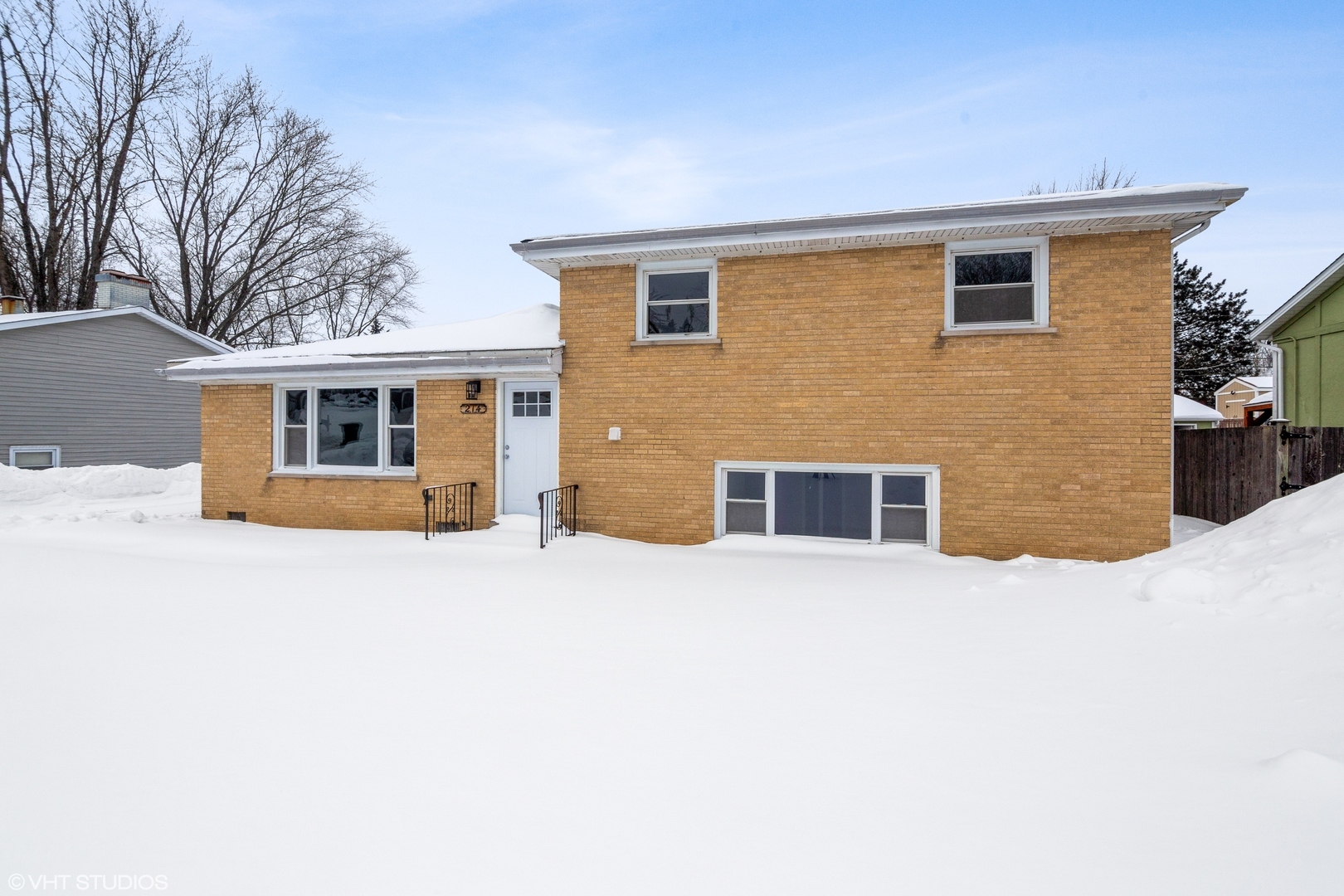 Property Photo: 214 Briar Lane IL 60046