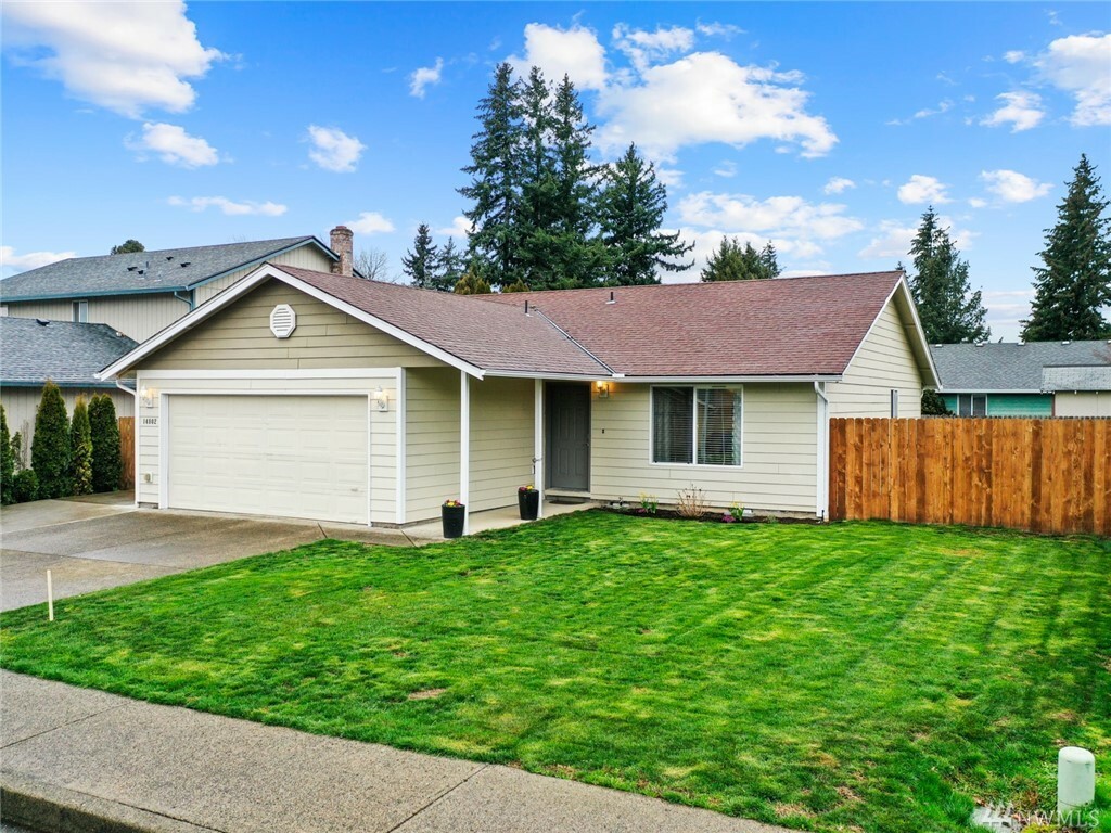 Property Photo:  14802 NE 33rd St  WA 98682 