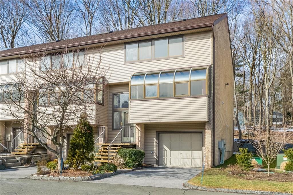 Property Photo:  2539 Bedford Street 38J  CT 06905