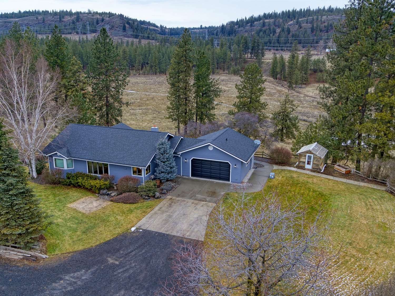 Property Photo:  9003 N Garfield Rd  WA 99224 