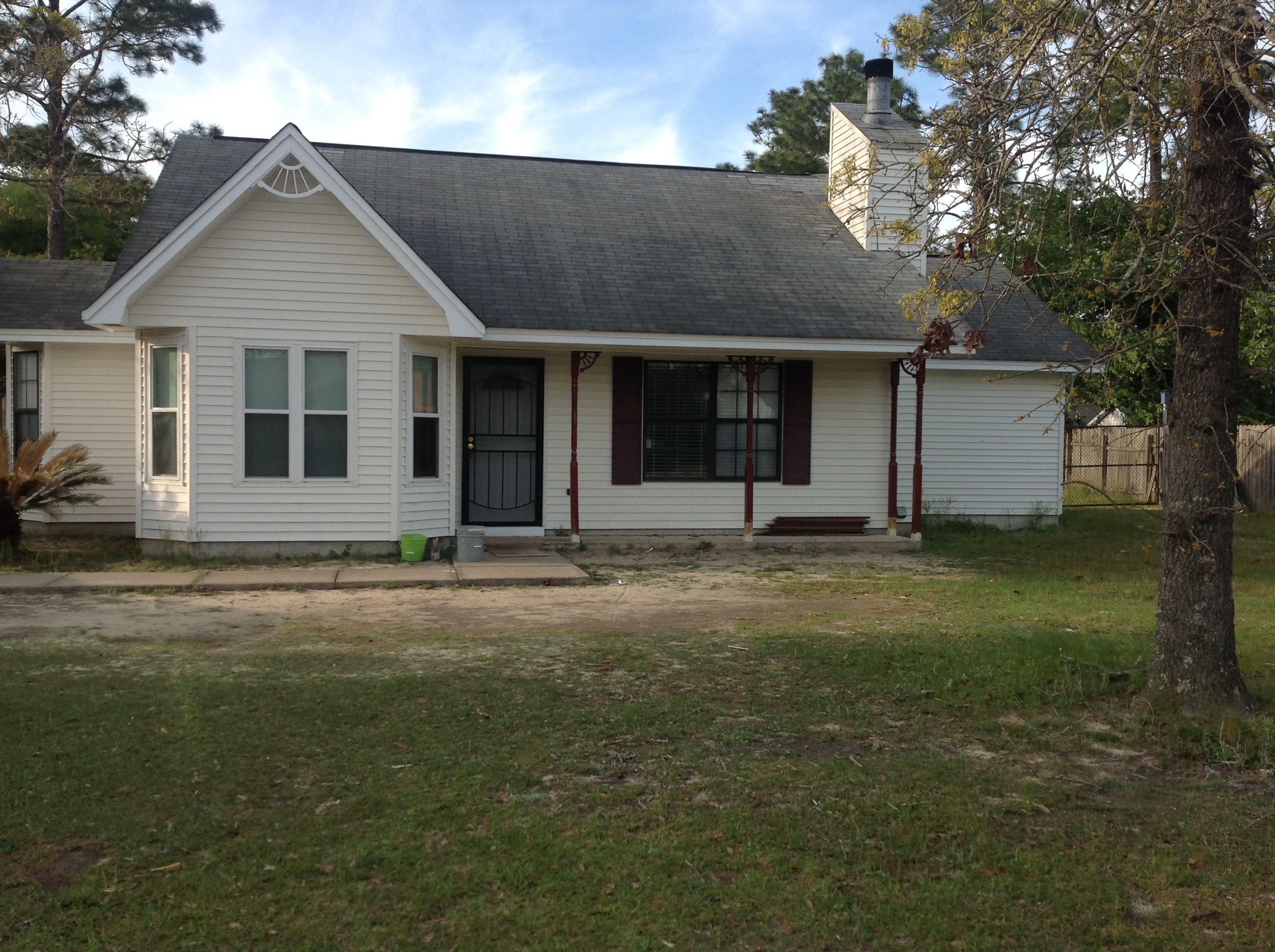 Property Photo:  405 Brown Place  FL 32539 