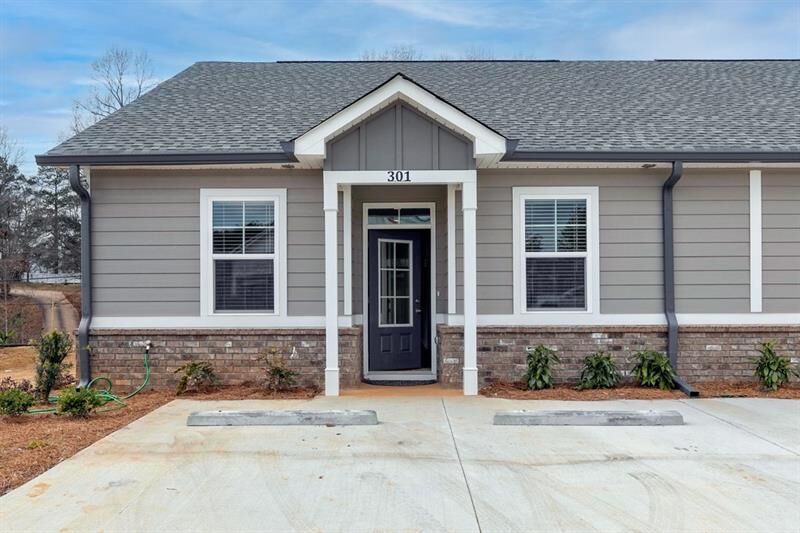 Property Photo:  200 Citizens Square Road NW 301  GA 30157