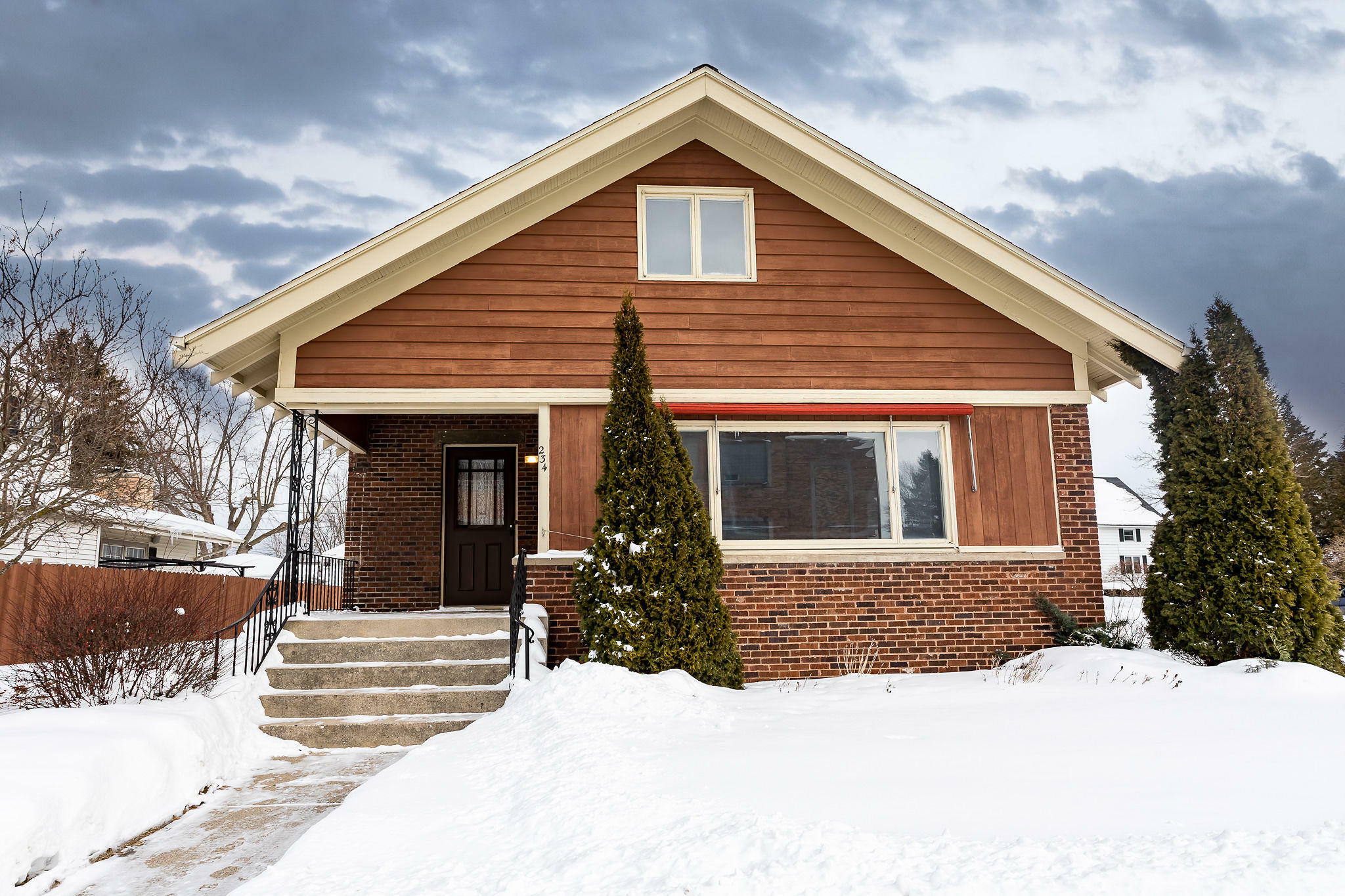 Property Photo: 234 Giddings Ave WI 53085