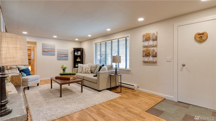 Property Photo:  2328 N Castle Wy  WA 98036 