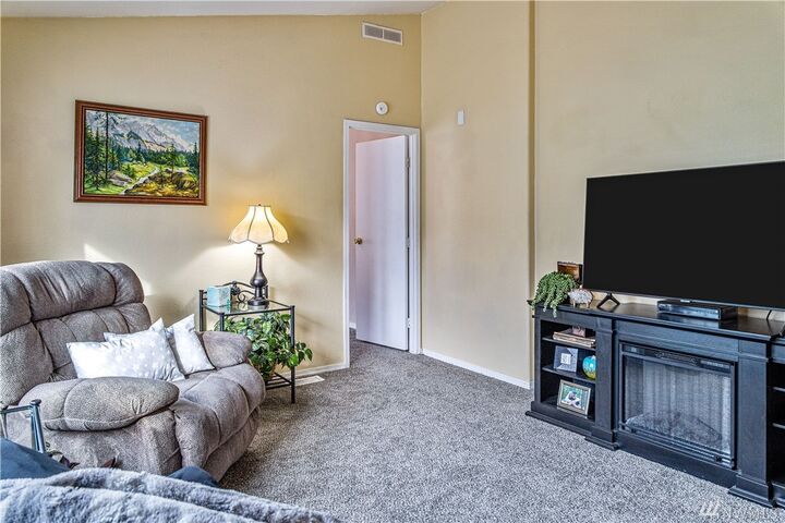 Property Photo: 201 W Oakview 71 WA 98531