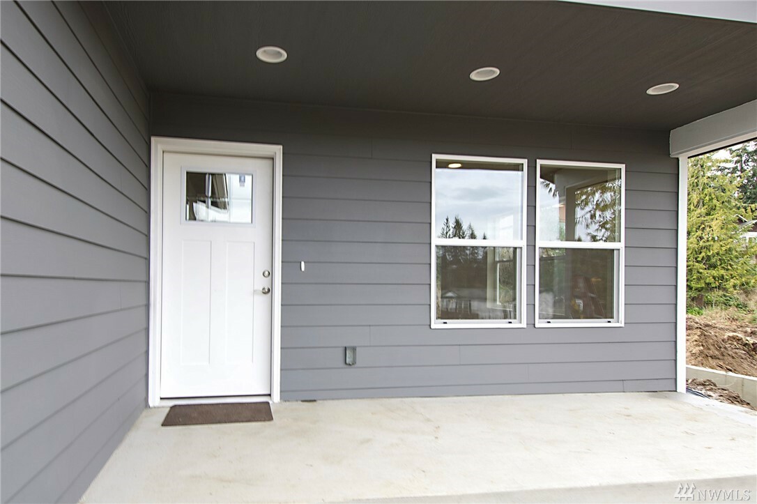 Property Photo:  1614 W 11th St  WA 98363 