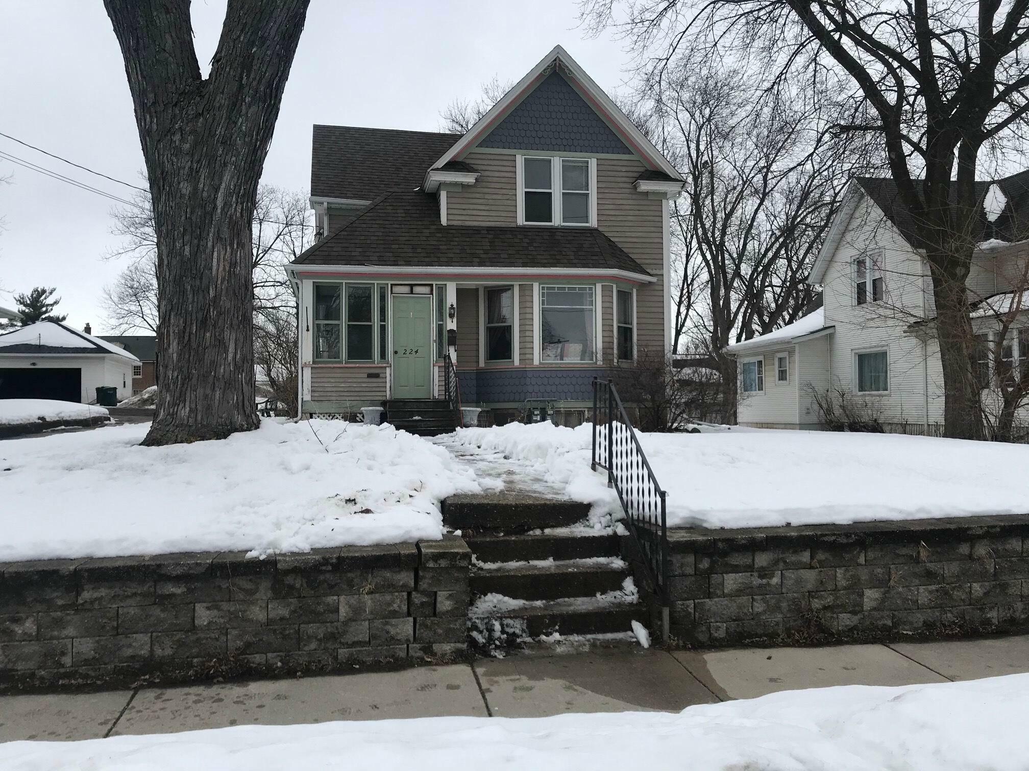 Property Photo:  224 Church St  WI 53027 