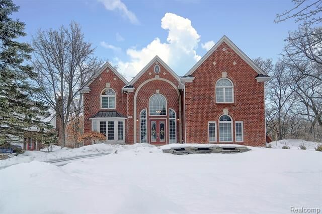 Property Photo:  3624 Nesting Ridge Drive  MI 48309 