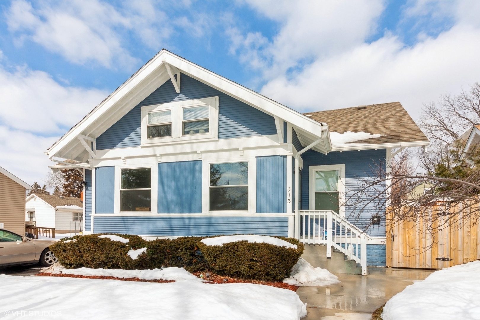 Property Photo: 313 E Stimmel Street IL 60185