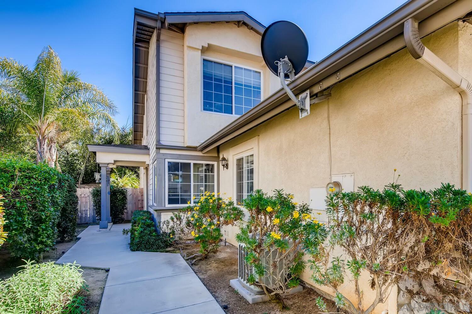 Property Photo:  874 Mimosa Creek Ln  CA 92065 