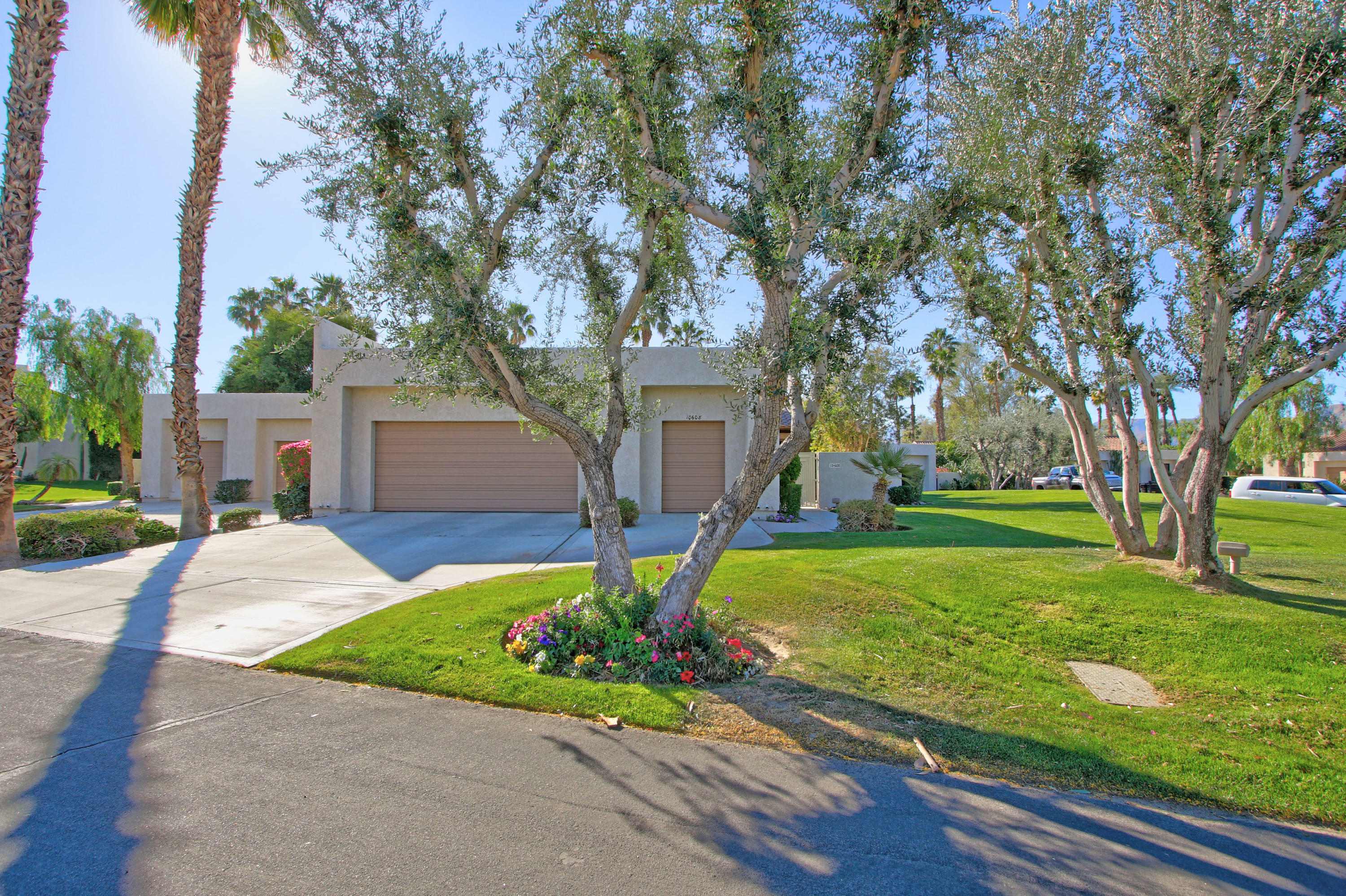 Property Photo:  10608 Wimbledon Drive  CA 92270 