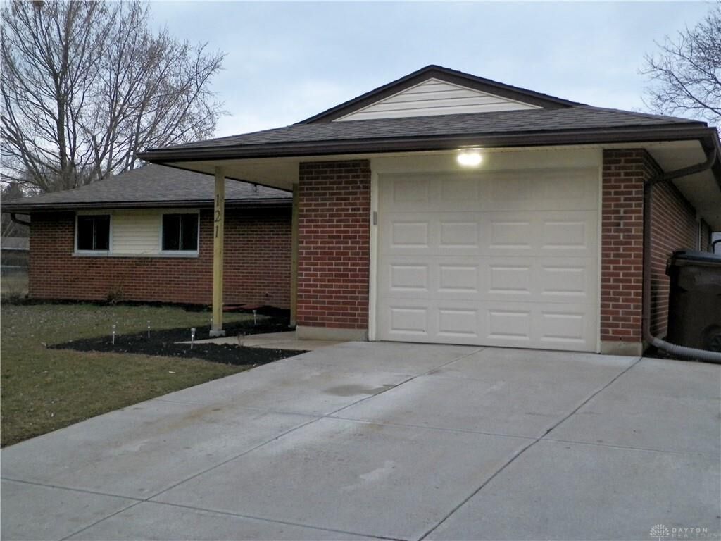Property Photo: 121 Lodestone OH 45322