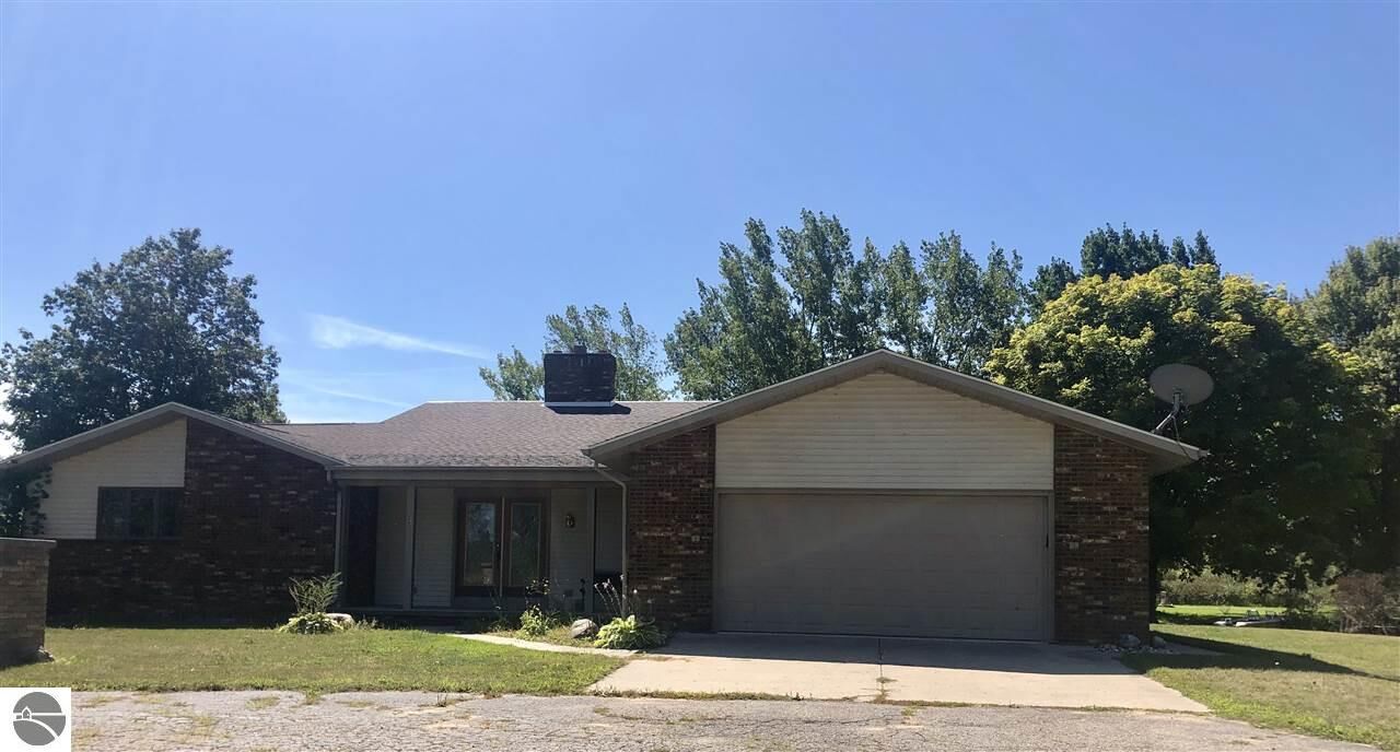 Property Photo:  5036 S Oak Lane  MI 48658 