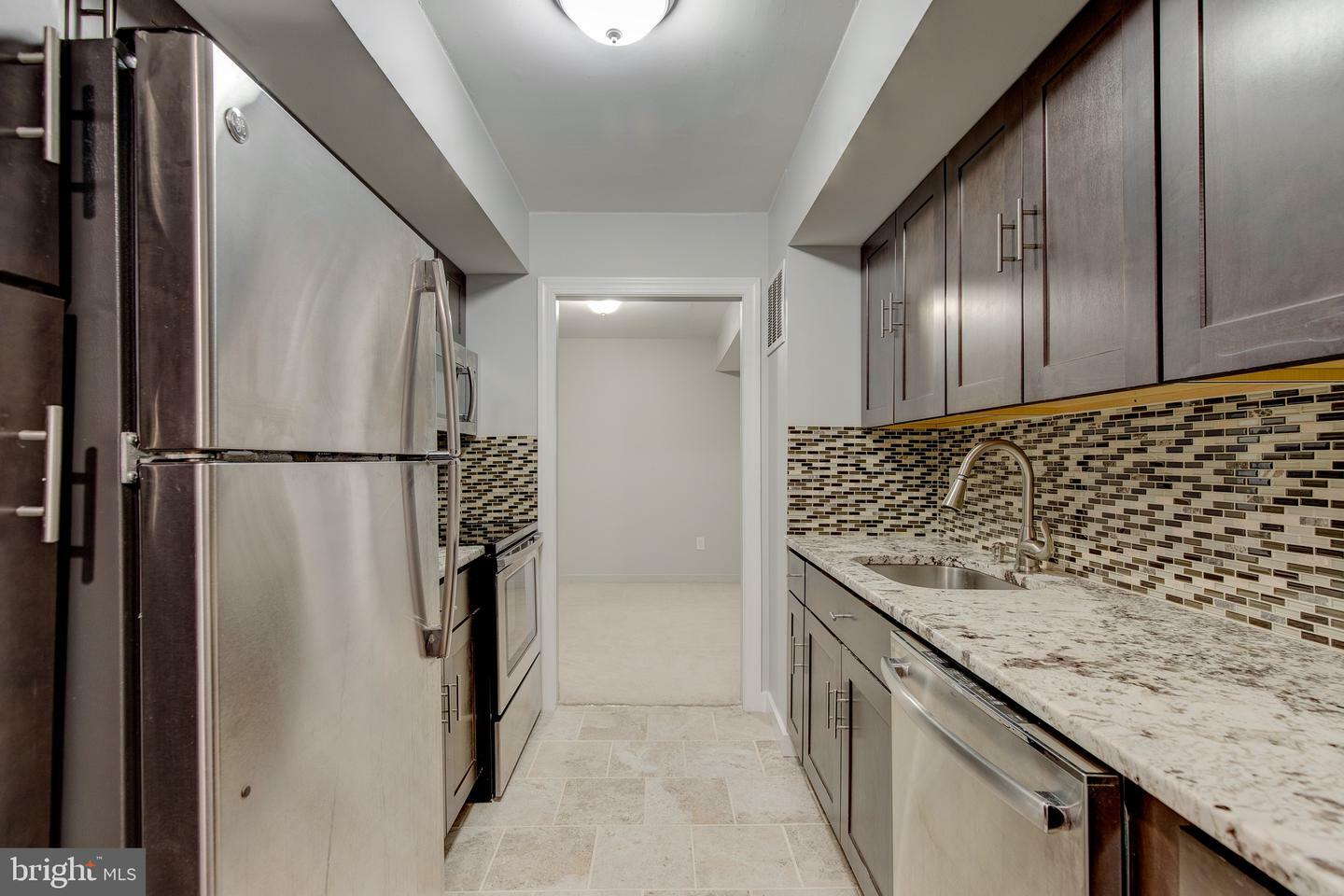 Property Photo: 700 Avondale Road 3A PA 19086