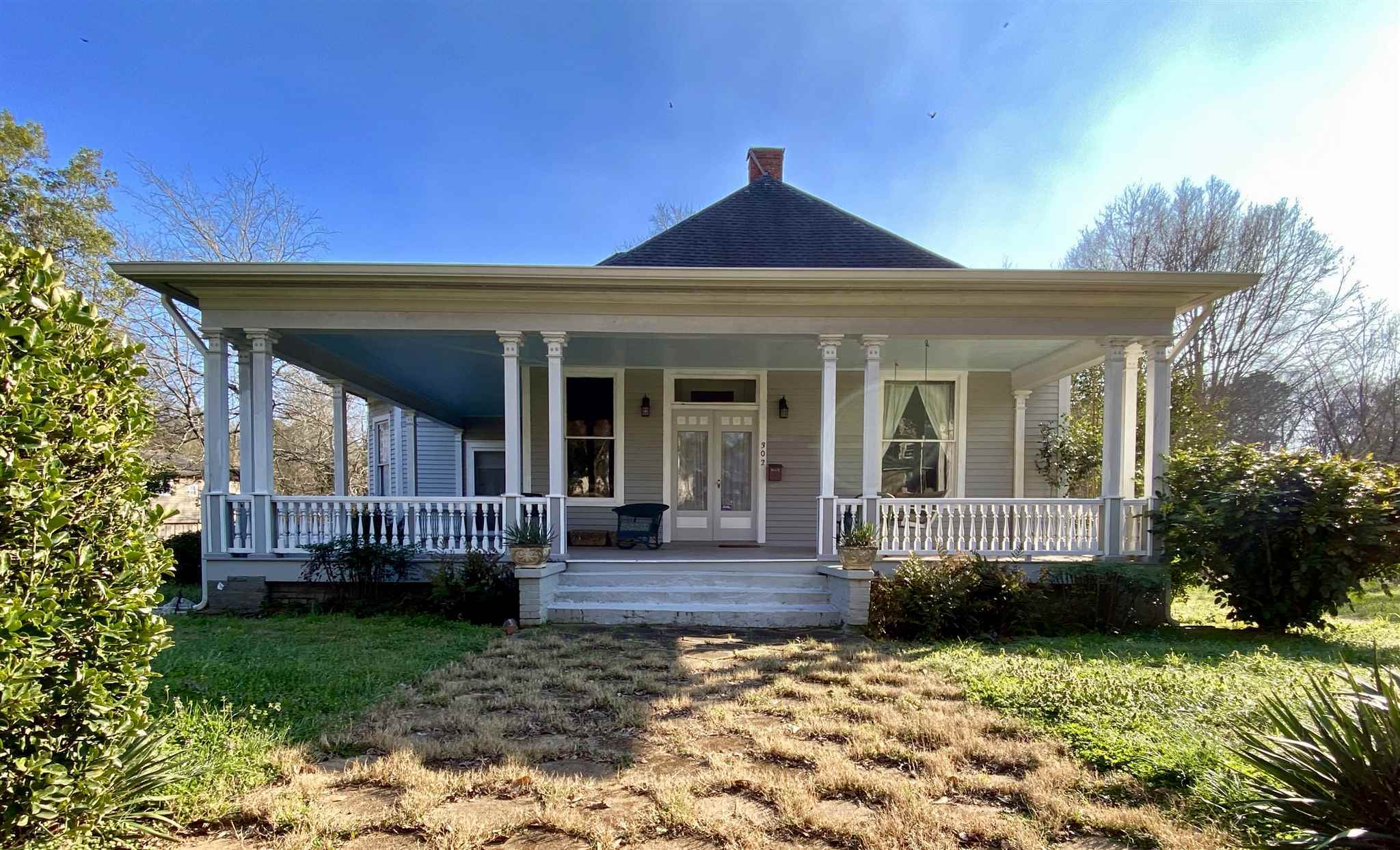 Property Photo:  302 West South Street  GA 30642 