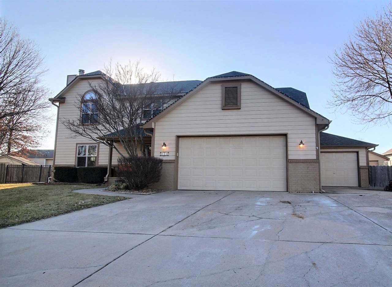 Property Photo:  206 E Forest Park Ct  KS 67037 