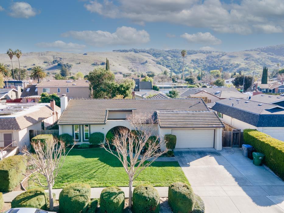 Property Photo: 326 El Portal Way CA 95119