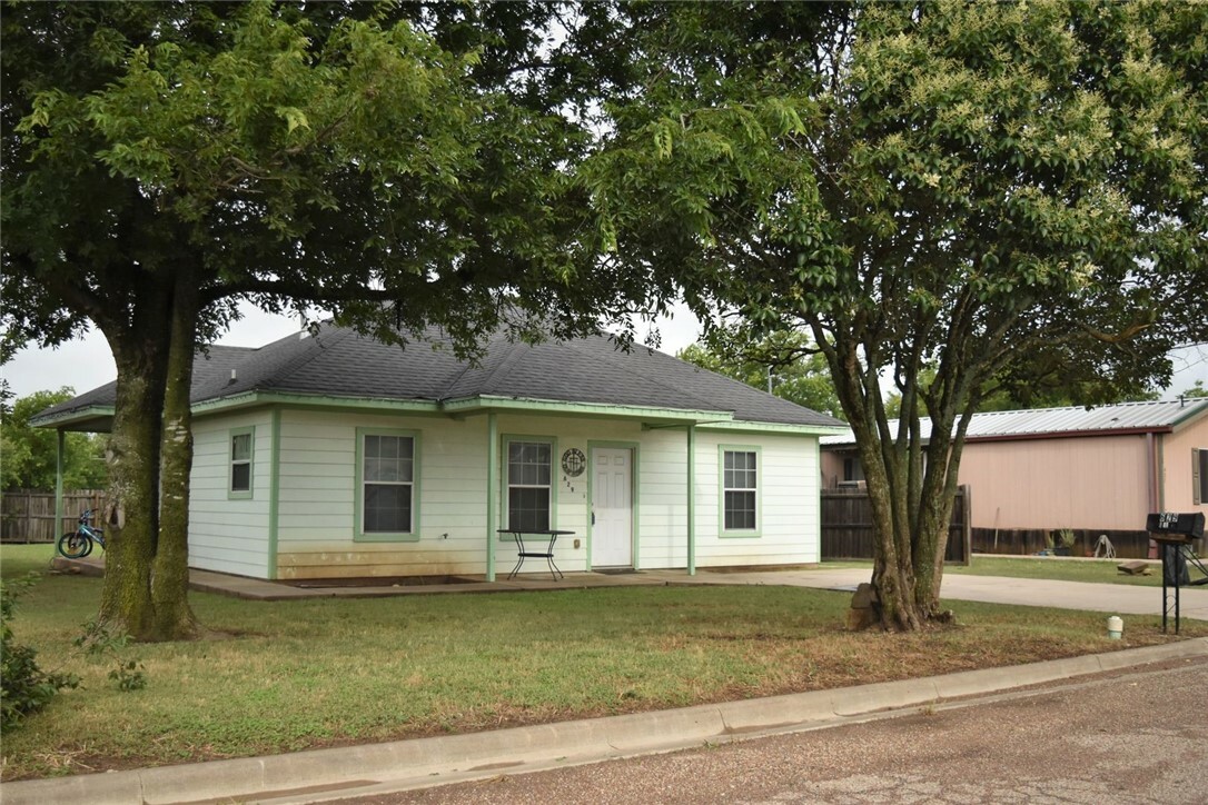 Property Photo:  629 Pullen Street  TX 76657 