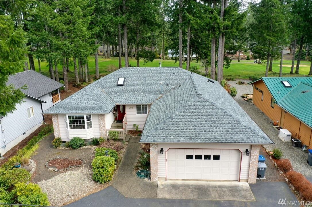 Property Photo: 200 E Penzance Rd WA 98584