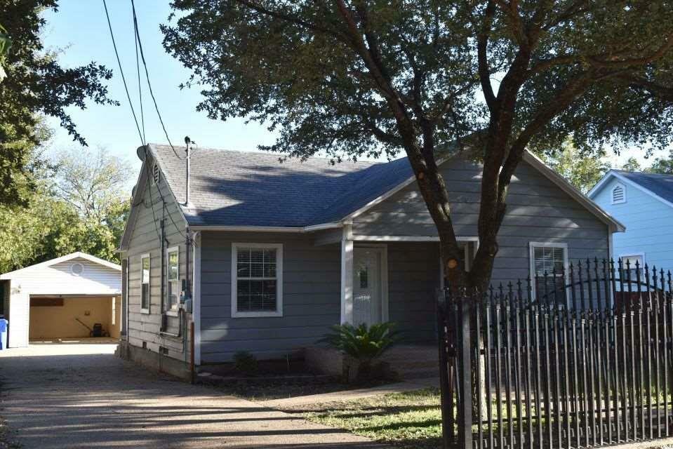 Property Photo:  2020 S Park Avenue  TX 76706 