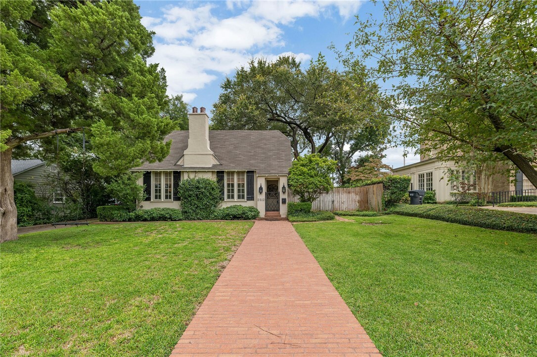 Property Photo:  2512 Austin Avenue  TX 76710 