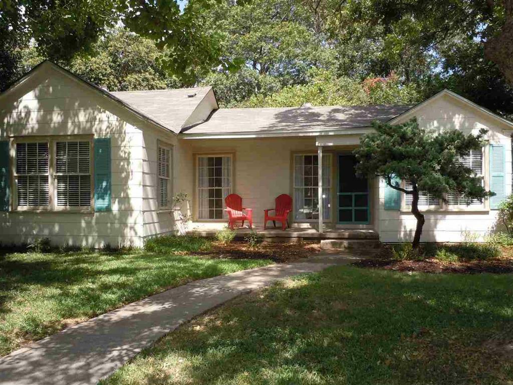 Property Photo:  3103 Colonial Avenue  TX 76707 