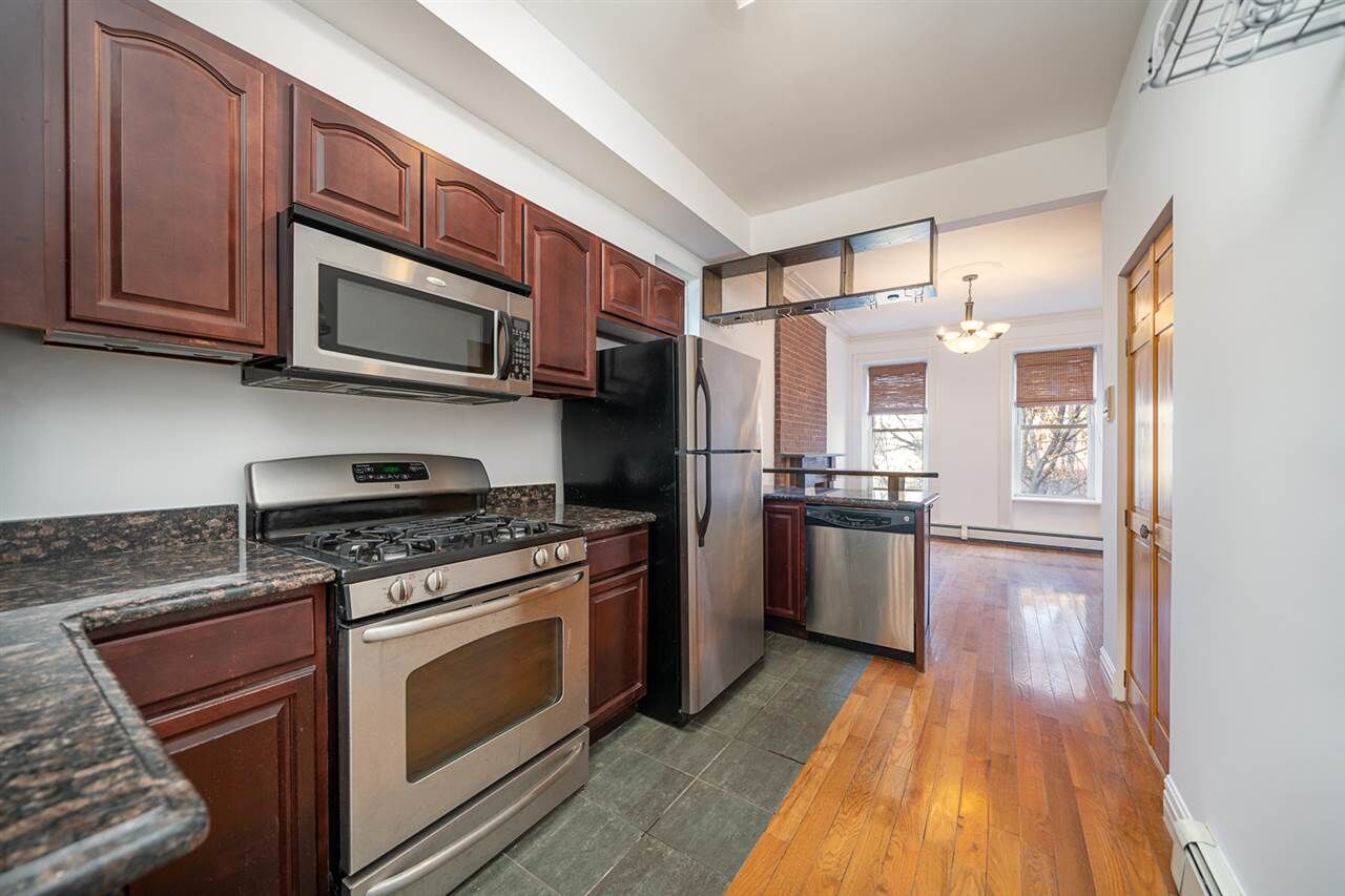 Property Photo:  237 3rd St 2R  NJ 07302 