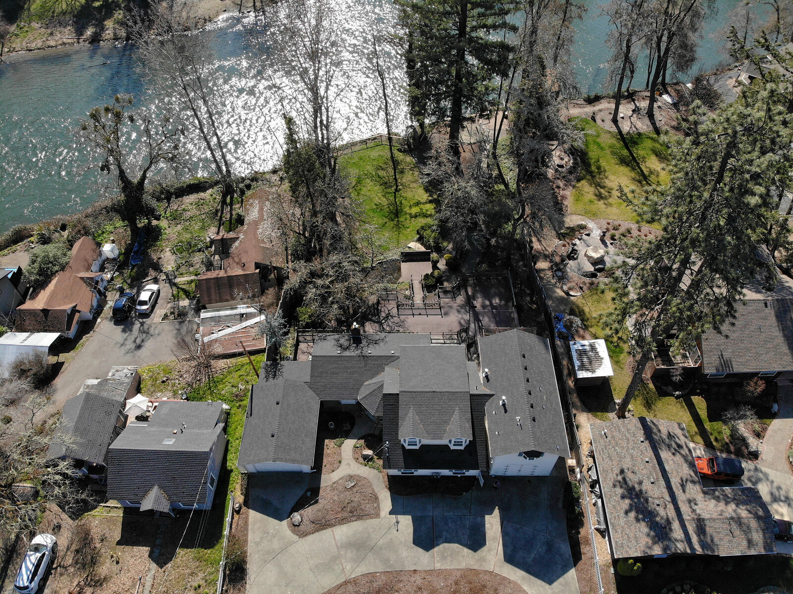 Property Photo:  2155 SE Portola Drive  OR 97526 