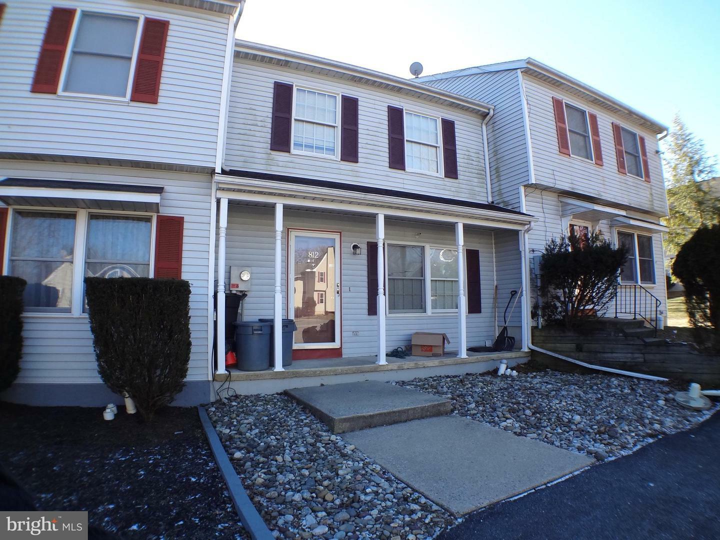 Property Photo:  812 Cove Court  PA 18017 