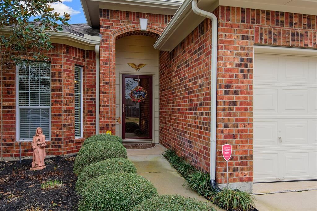 Property Photo: 27431 Gatlin Lane TX 77386